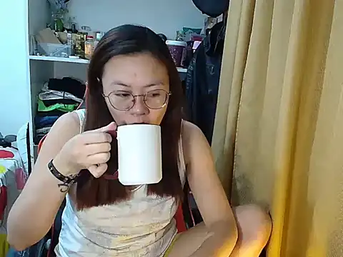 crizzybel online show from April 13, 9:04 pm