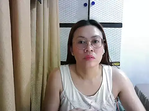 crizzybel online show from October 17, 8:45 pm