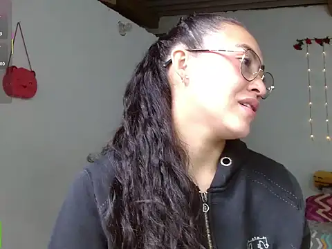 Snapshot of Olivia_Bright chatting on February 20, 2:18 pm Olivia Bright online show from February 20, 2:18 pm