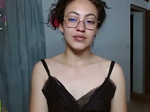 Snapshot of Olivia_Bright chatting on March 2, 12:32 am Olivia Bright online show from March 2, 12:32 am