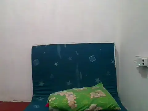 Snapshot of simplewild_mom chatting on October 10, 6:24 pm simplewild mom online show from October 10, 6:24 pm