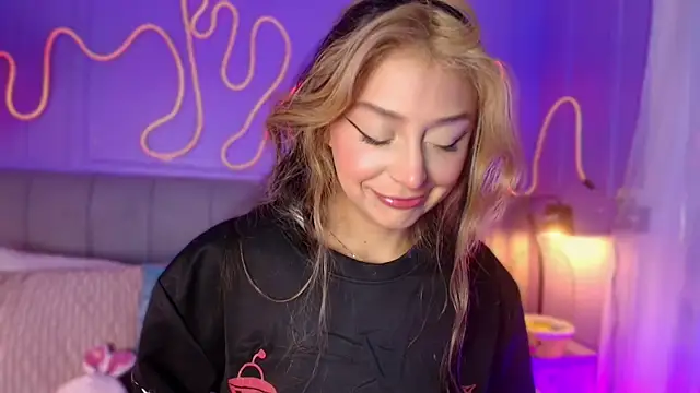 Sofly s online show from April 6, 11:55 am