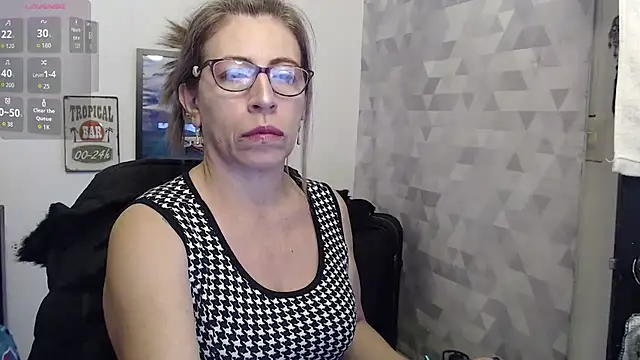 Chayla Ruiz online show from September 12, 7:10 pm