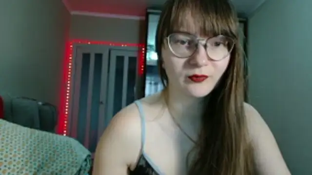 KiraGoldens online show from February 24, 6:45 am