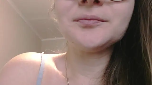 KiraGoldens online show from September 11, 6:36 am