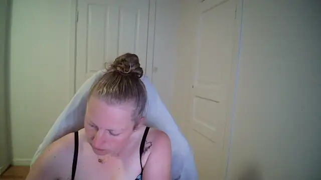 Girlnina-1995 online show from May 11, 10:17 am
