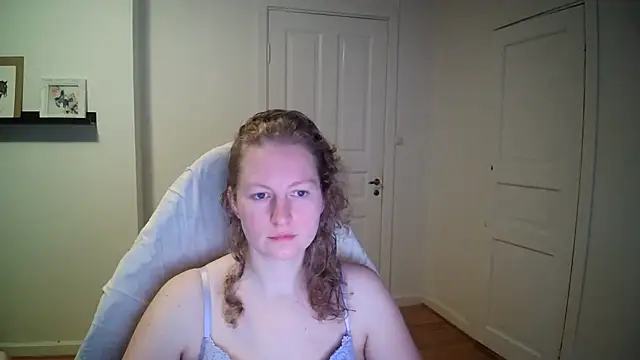 Girlnina-1995 online show from December 1, 9:46 am