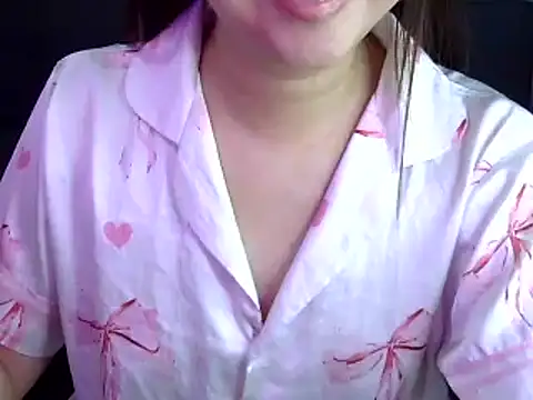 Snapshot of Bee_2k chatting on October 23, 5:13 am Bee 2k online show from October 23, 5:13 am