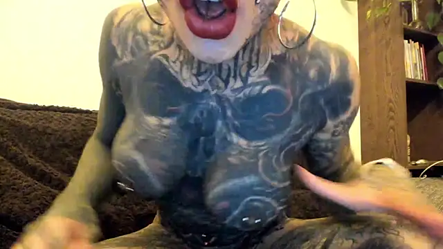 tamarapervert online show from September 15, 6:15 pm