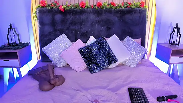 Karlagonzales  online show from October 12, 11:12 am