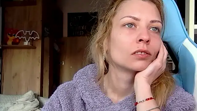 karo123421 online show from March 11, 5:00 am