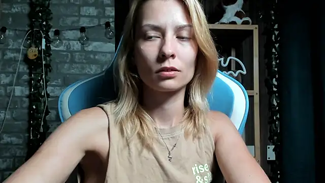 karo123421 online show from September 16, 7:00 pm