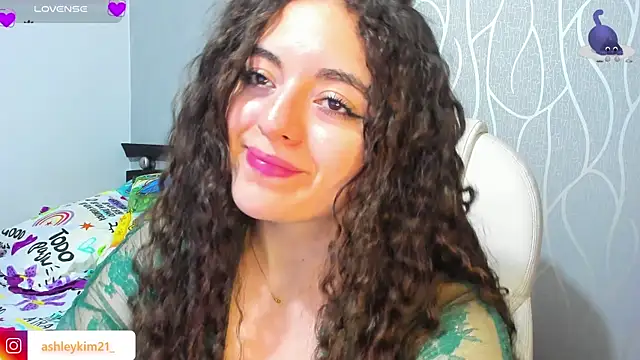 Snapshot of AshleyKim_ chatting on October 24, 12:28 am AshleyKim online show from October 24, 12:28 am