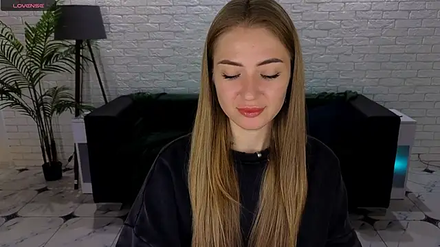 Adelyna Bird online show from September 21, 6:45 am