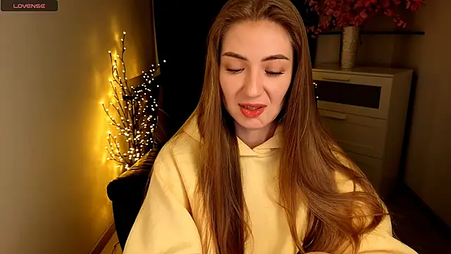Adelyna Bird online show from May 31, 7:14 am