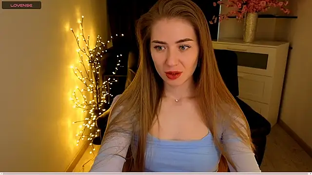 Adelyna Bird online show from April 26, 7:06 am