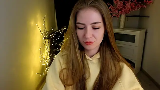 Adelyna Bird online show from April 14, 6:46 am