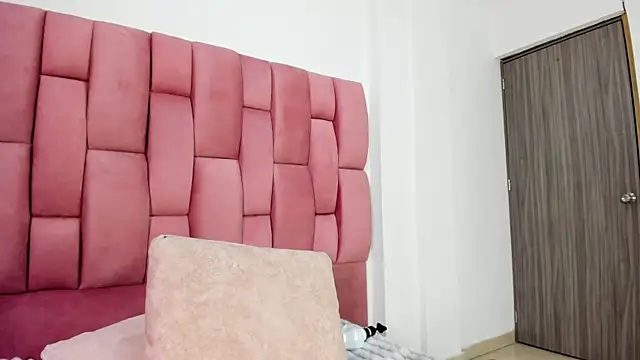 Lia sarahi online show from January 5, 5:27 pm