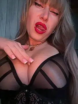 Kittenforyou online show from February 7, 1:48 pm