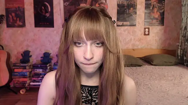 Friendly Ellie online show from April 22, 1:19 pm