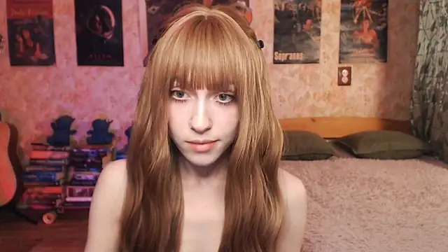 Snapshot of Friendly_Ellie chatting on October 22, 11:21 pm Friendly Ellie online show from October 22, 11:21 pm