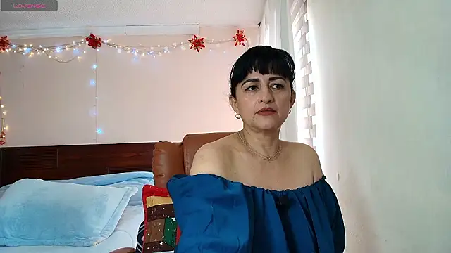 ISABEEL SOFIA01 online show from February 28, 5:45 pm