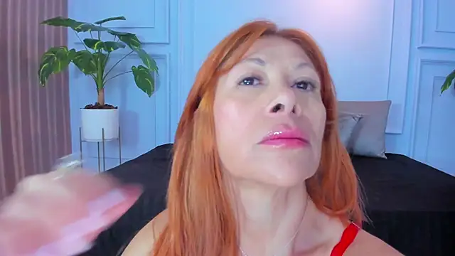 cintiagreyx online show from April 14, 11:43 am