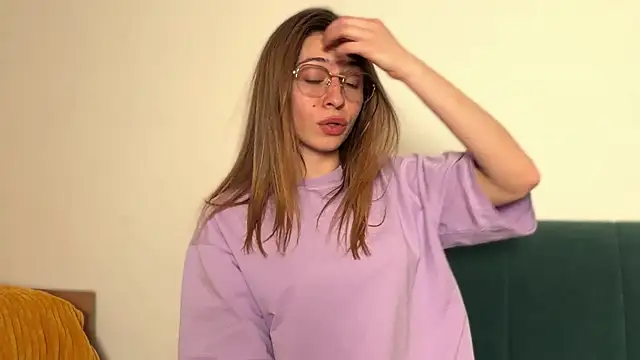 LovelyKatea online show from April 17, 2:41 pm