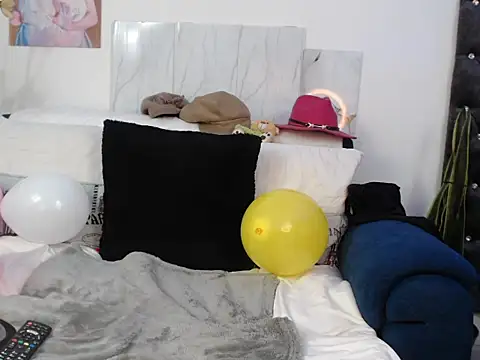 kimberlybirdx online show from September 13, 1:35 am