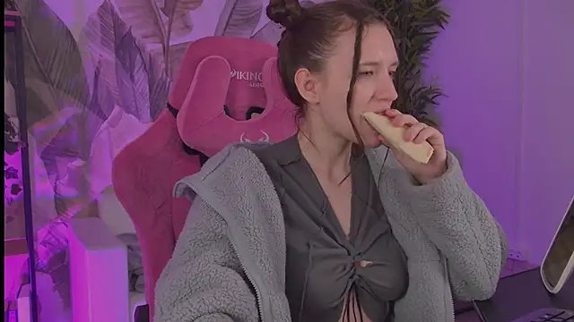 JennyDens online show from March 3, 3:51 pm