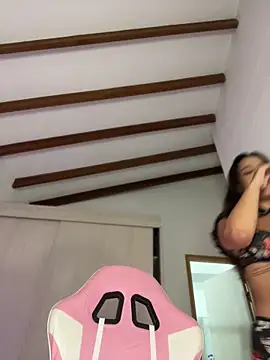 Little Amber6 online show from April 11, 10:24 pm