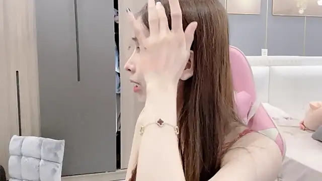 ANNA102 online show from February 16, 7:52 am