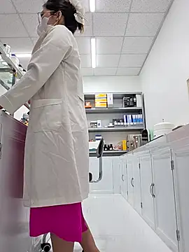 HinaLovely online show from April 2, 3:59 am