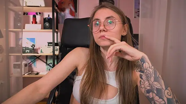  AnnaStark  online show from October 18, 8:32 pm