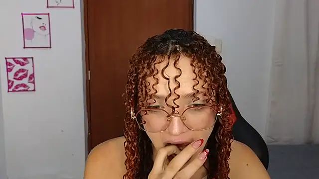 SexyLeilaa online show from October 29, 1:21 am