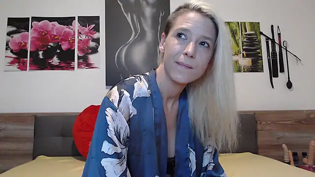 Naschkatze01 online show from October 28, 7:41 pm