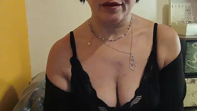 -Mia-   online show from November 15, 4:41 pm