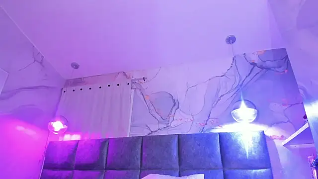 AntonellaRossi online show from January 18, 8:05 pm