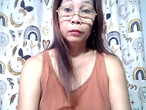 urwife tobe online show from April 10, 9:32 pm