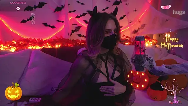 AlisaRogs online show from October 31, 7:40 pm