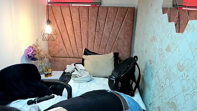 MarilynMiilf  online show from December 3, 8:00 pm