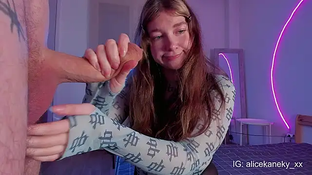 alicekaneky online show from February 8, 12:14 am