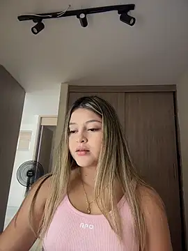 lunablossom  online show from March 2, 6:58 pm