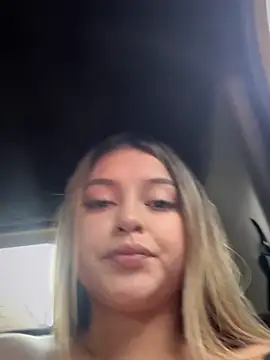 lunablossom  online show from October 3, 10:26 pm