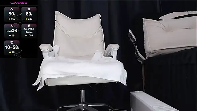 qianqian  online show from December 20, 1:15 pm