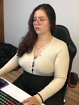 kayortiiz online show from April 12, 1:19 am