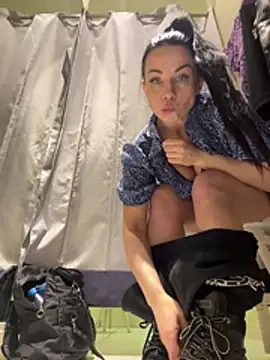 CrazzyChicks online show from March 20, 6:40 am