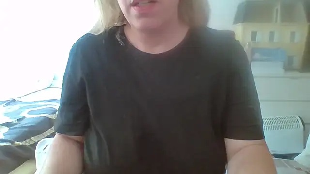 BondageGirl35 online show from March 25, 4:54 pm