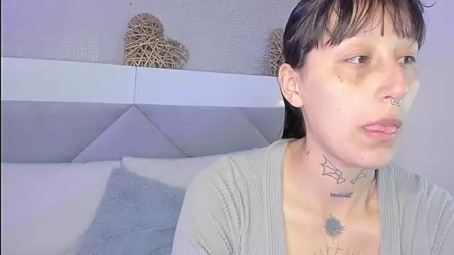 Mariana Joness online show from April 11, 2:50 am