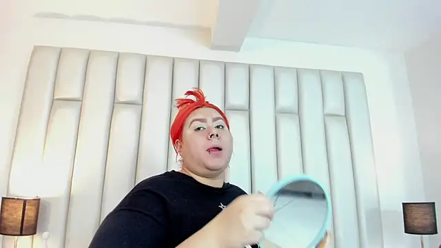 aandreaperez online show from November 8, 11:59 am